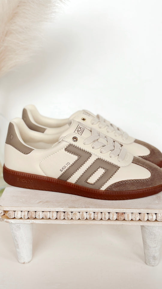 6C1E0658-5A7C-4C4B-AF43-